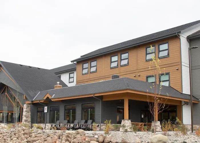 Hotel near College: Hi Jasper - Hostel