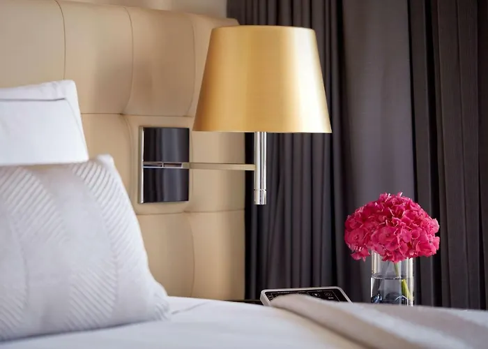 5-Sterne-Hotel: Plaza On The River