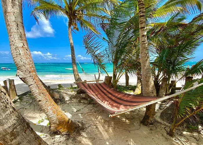 Resorts Guide Little Corn Island Beach And Bungalow